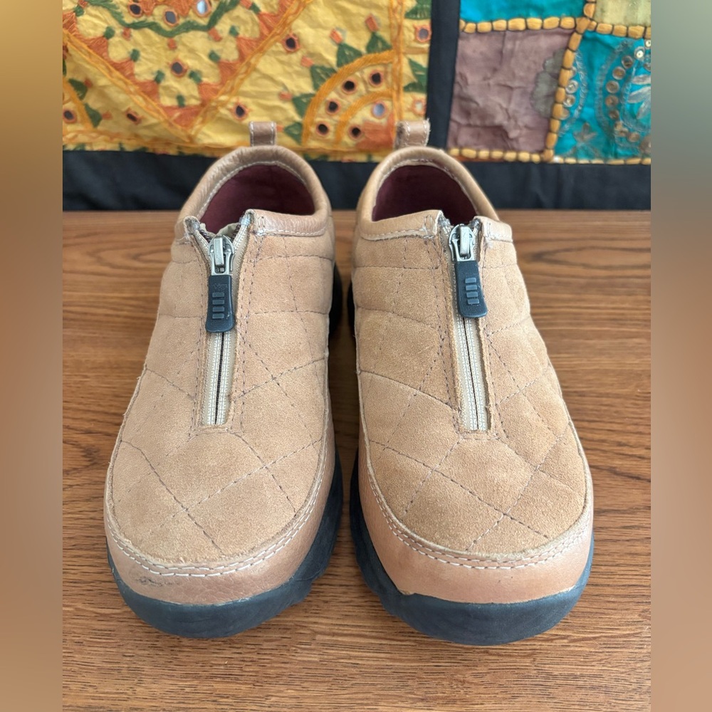 Lands' End Tan Suede Loafers with Zipper Detail- Ladies/Mens-Excellent Pre-Loved
